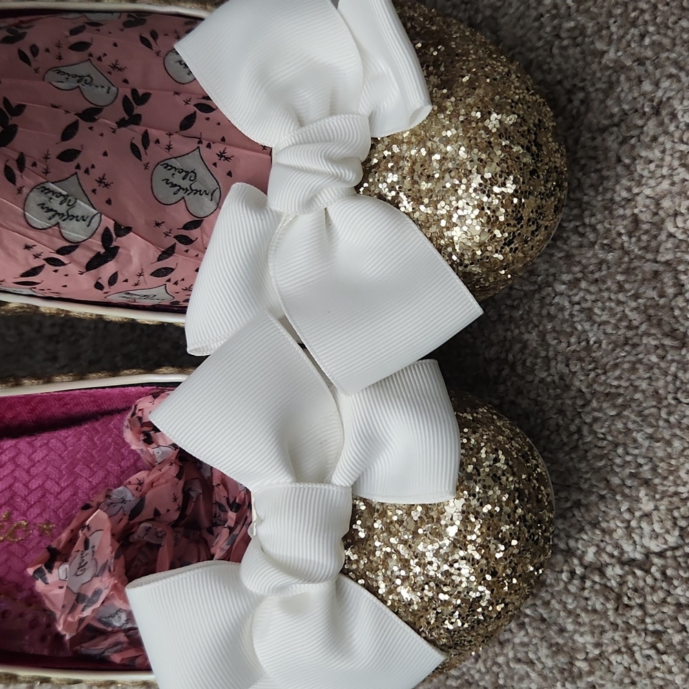 ⭐️ 50% OFF NWOT Vintage Mr. And Mrs. Heels with White Bow - Picture 6 of 9